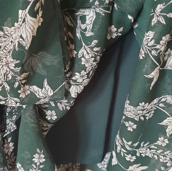 BCBG Maxazria flower print asymmetrical skirt - Picture 8 of 9